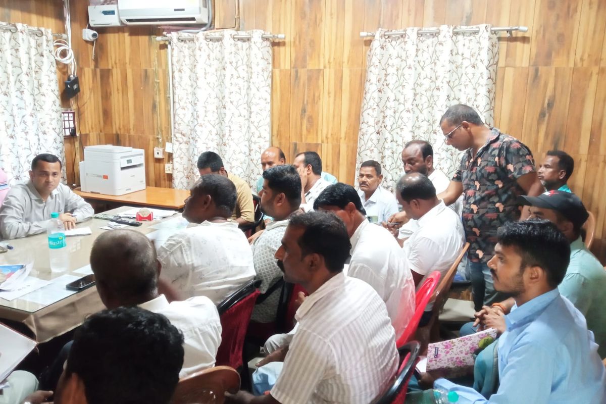 सिकटी में नल-जल व बिजली संकट पर भड़के जनप्रतिनिधि, SDO ने PHED व विद्युत कनीय अभियंता को दिए निर्देश