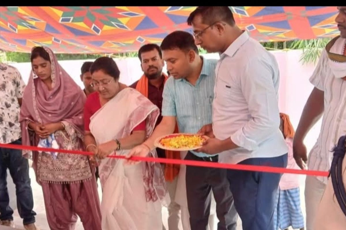 बसमतिया में नवनिर्मित पंचायत सरकार भवन का उद्घाटन, विधायक जयप्रकाश यादव ने फीता काटकर जनता को सौंपा