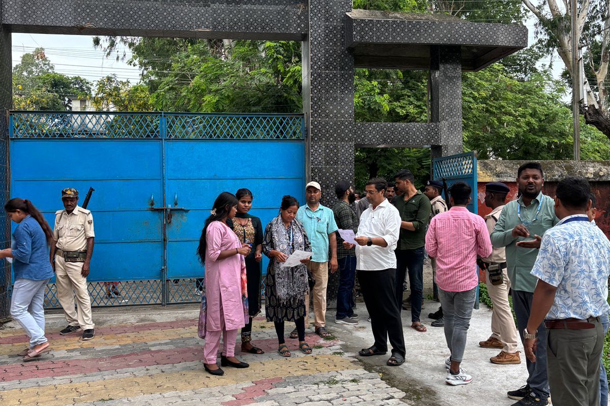 कड़ी सुरक्षा के बीच कटिहार के 25 केंद्रों पर शुरू हुई सिपाही भर्ती परीक्षा