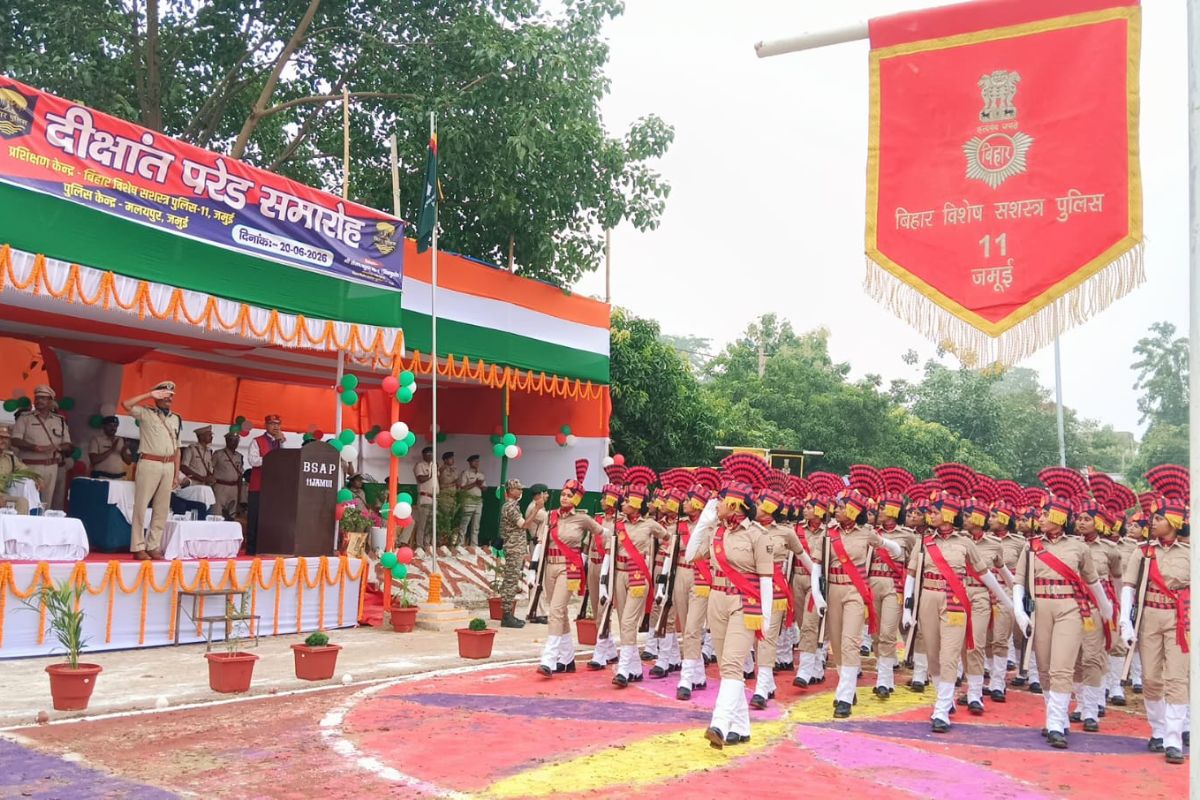 मां के आंसू और पिता के गर्व के बीच 581 बेटियां बनीं बिहार पुलिस का हिस्सा