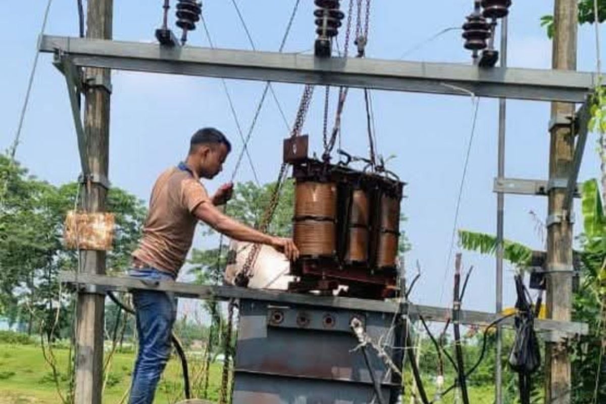 ट्रांसफार्मर खराब रहने से लोगों ने जताया आक्रोश, उग्र आंदोलन की दी चेतावनी