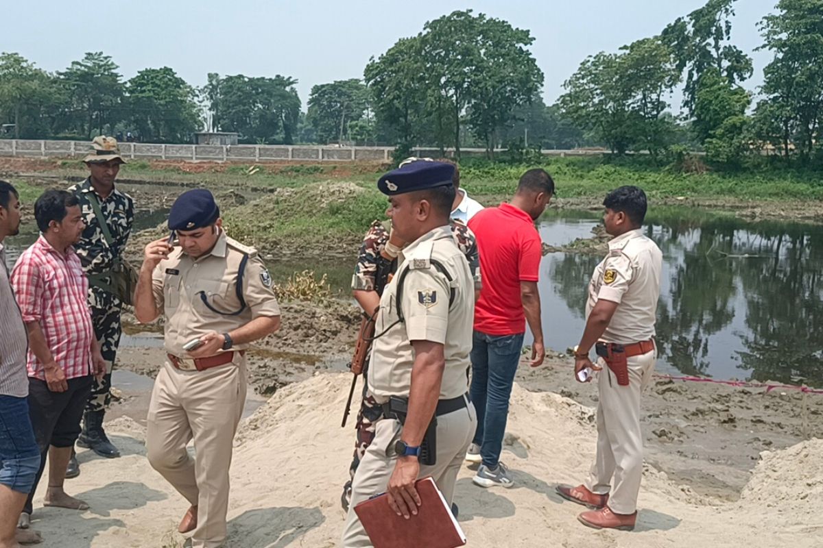 डुमरिया भट्टा नाबालिग मौत मामले में चौंकाने वाला मोड़, शव मिलने के 48 घंटे बाद घटनास्थल पर मिले माथे के बाल, रहस्य गहराया