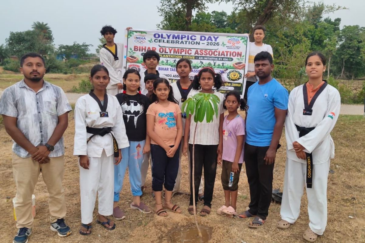 खिलाड़ियों ने लगाया पौधों का जीवन मंत्र, पर्यावरण बचाने का लिया संकल्प