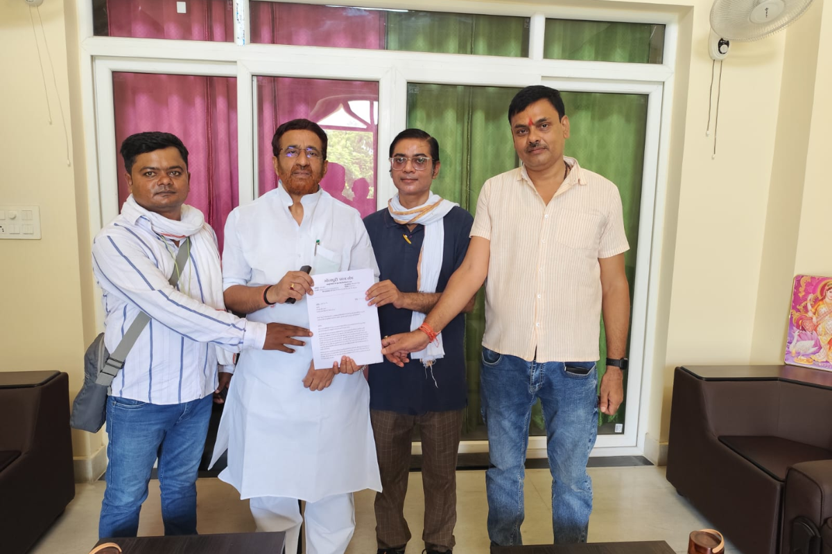 VKSU आरा में भोजपुरी विषय की उपेक्षा पर छात्रों का प्रदर्शन, उच्च शिक्षा मंत्री और राज्यपाल को सौंपा ज्ञापन