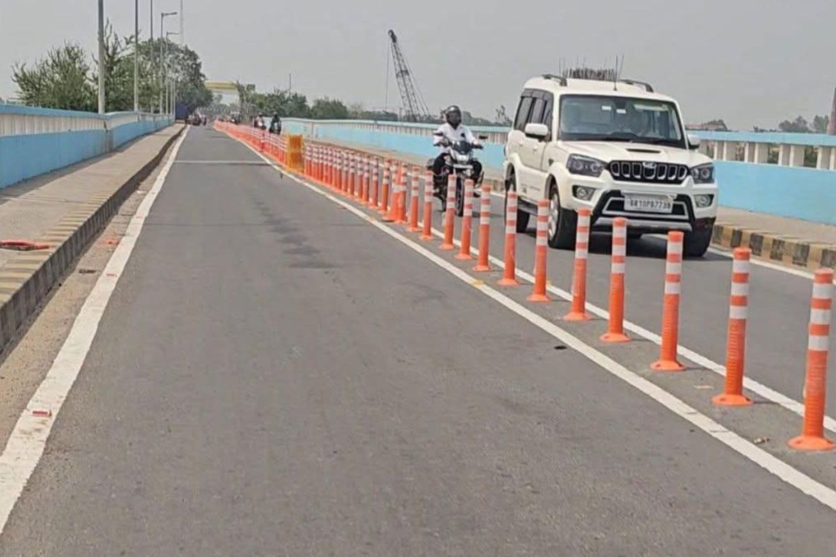 विक्रमशिला सेतु पर लग रहे फ्लेक्सिबल डिवाइडर, ओवरटेकिंग पर लगेगी रोक, जाम से मिलेगी राहत