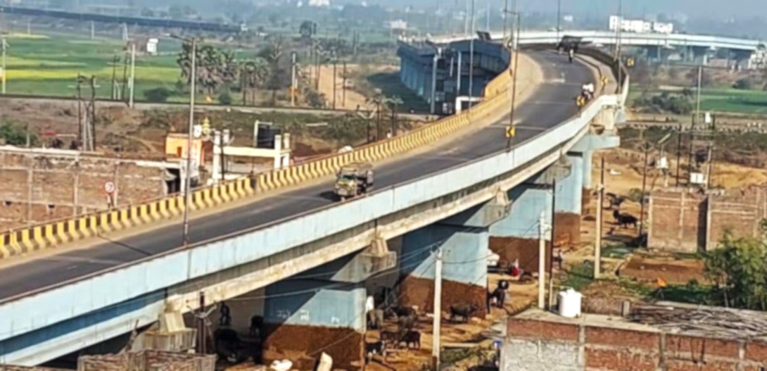 खतरे में लखीसराय बाइपास पुल, भारी वाहनों की एंट्री पर रोक, तत्काल मरम्मत की मांग