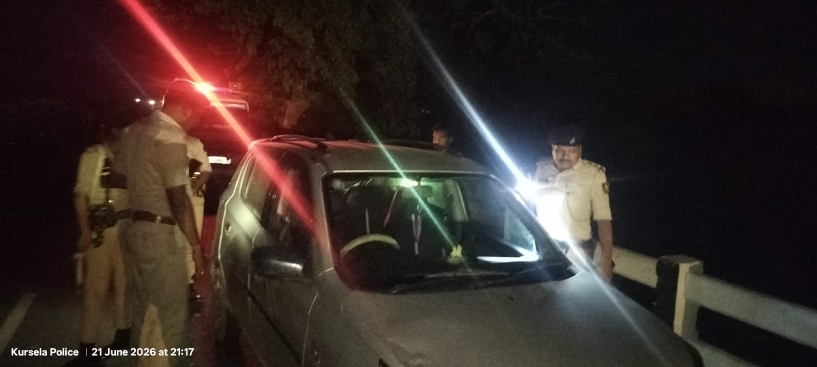 पूर्णिया-कटिहार बॉर्डर पर पुलिस की सख्ती, रातभर चला वाहन जांच अभियान
