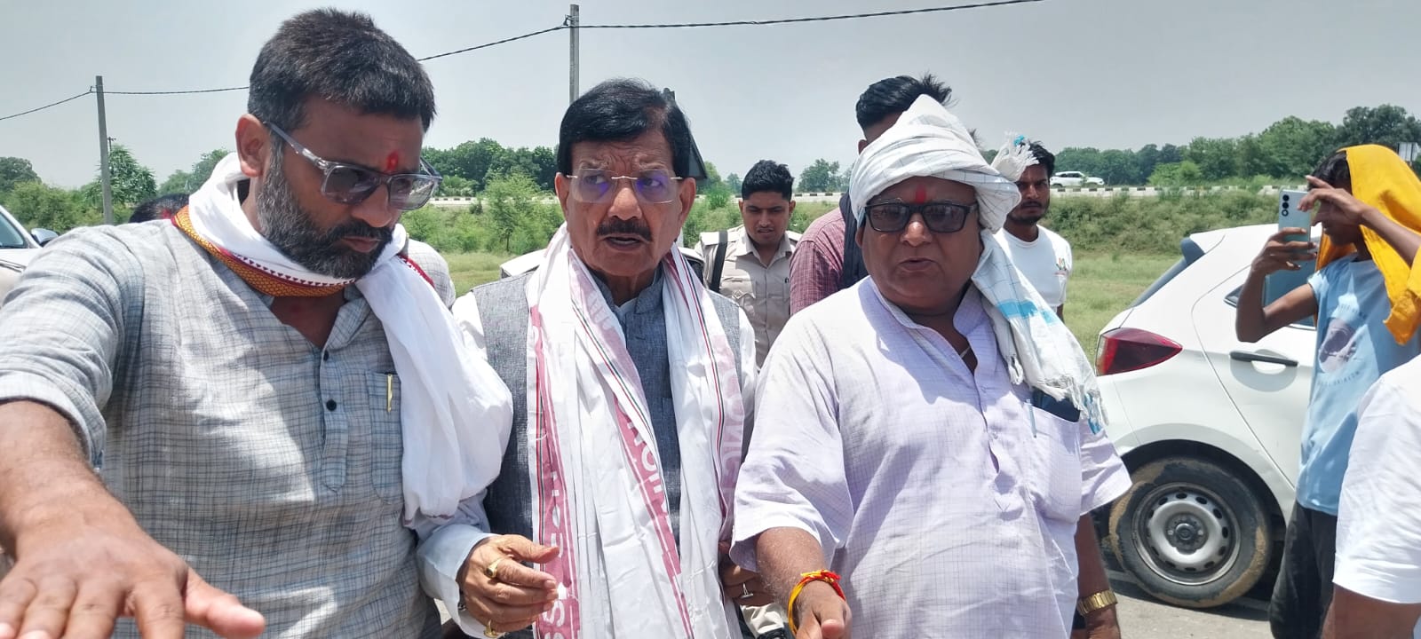 भोजपुर एनकाउंटर ममले में कांग्रेस नेता मदन मोहन झा की एंट्री, परिजनों से मिलकर बोले- यह साफ तौर पर हत्या है