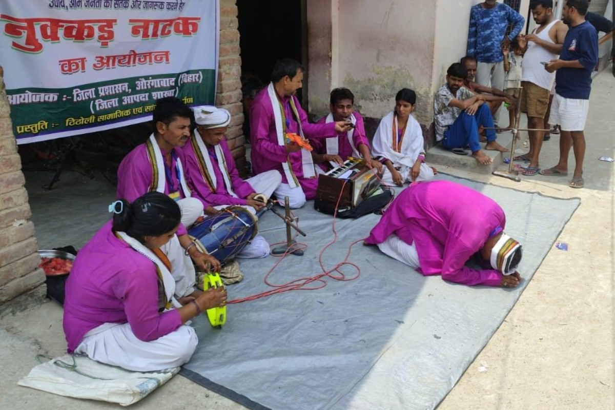नवीनगर में नुक्कड़ नाटक के जरिए बाढ़ सुरक्षा को लेकर जागरूकता, ग्रामीणों को सिखाए गए बचाव के गुर
