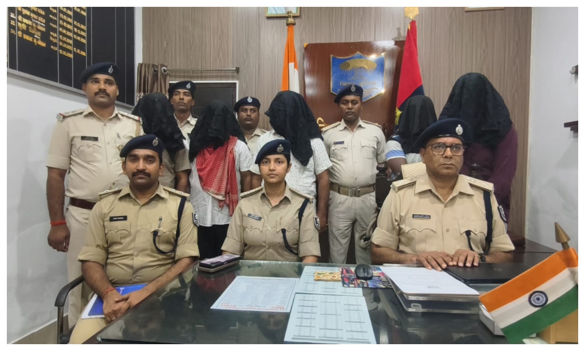 बगहा पुलिस का बड़ा खुलासा, करोड़ों की ठगी वाले फर्जी ट्रेडिंग-गेमिंग नेटवर्क का भंडाफोड़, पांच गिरफ्तार