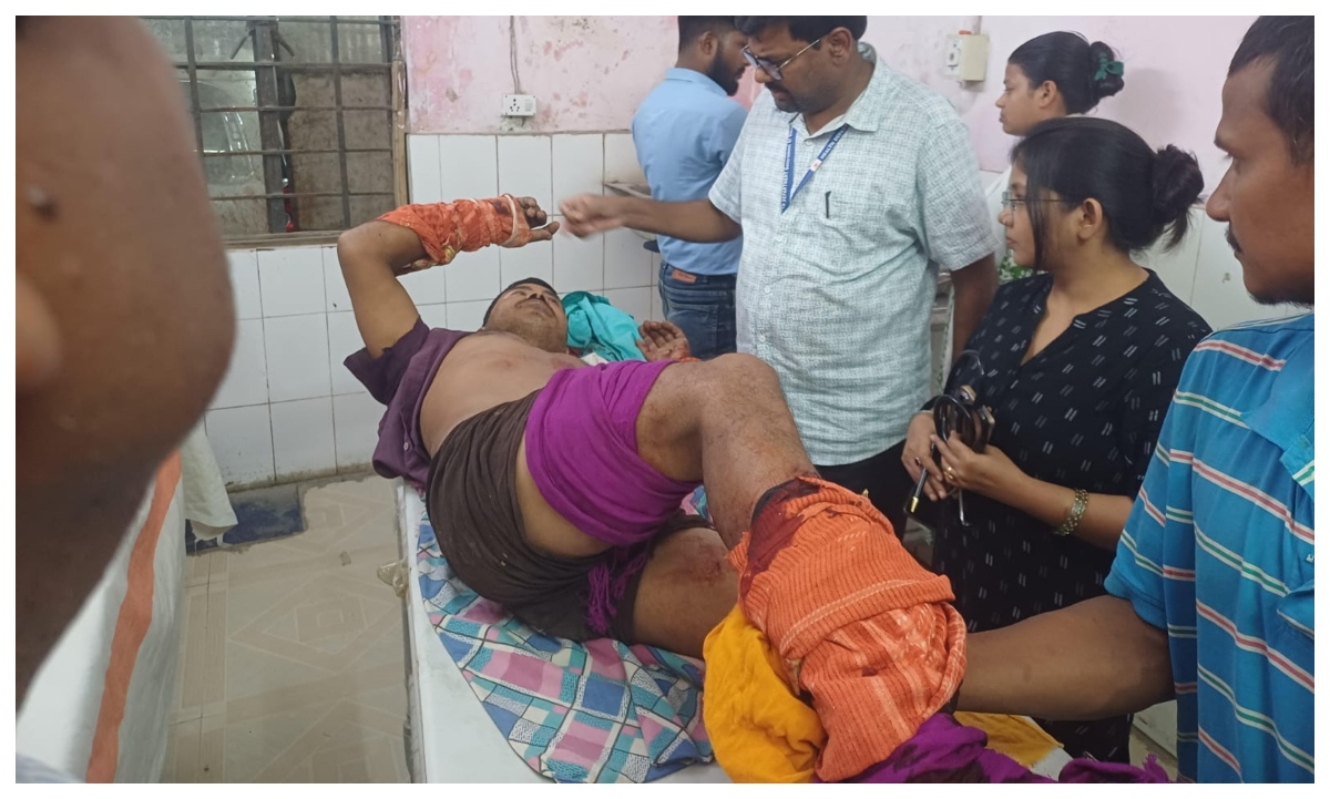बगहा: खेत में काम कर रहे दंपति पर भालू का हमला, बुजुर्ग दंपति गंभीर रूप से घायल