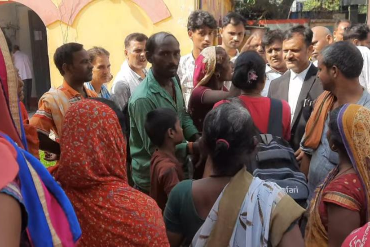 बेगूसराय कोर्ट परिसर में पति-पत्नी और ननद के बीच हाई वोल्टेज ड्रामा, पत्नी पर लाखों रुपये लेकर भागने का आरोप