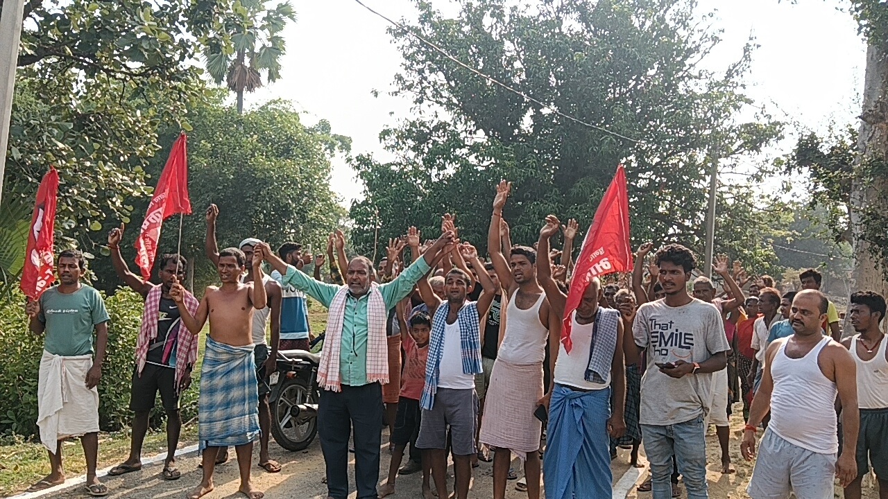 Banka News:प्रस्तावित परमाणु विद्युत संयंत्र के विरोध में ग्रामीणों का छठे दिन भी प्रदर्शन, ‘जमीन नहीं देंगे’ के नारों से गूंजा रघुनाथपुर