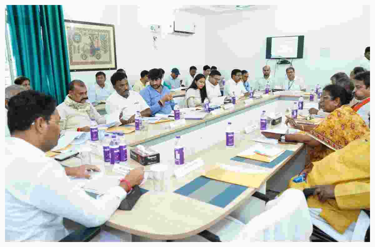 Bettiah News: आज वाल्मीकिनगर पहुंचेंगे प्रभारी मंत्री, अधिकारियों संग करेंगे समीक्षा बैठक