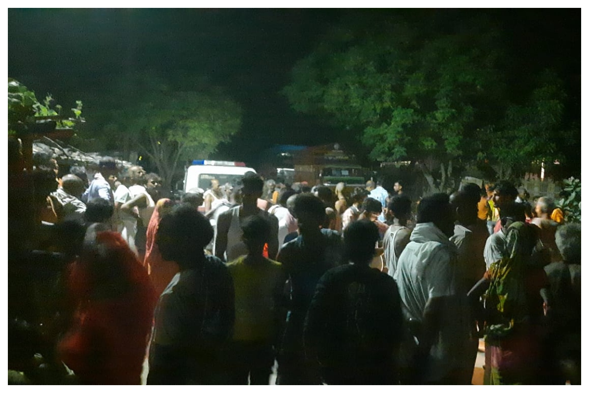 Chanpatia Road Accident: तेज रफ्तार ट्रक ने बाइक सवार परिवार को कुचला, मां और 18 माह के बेटे की मौत