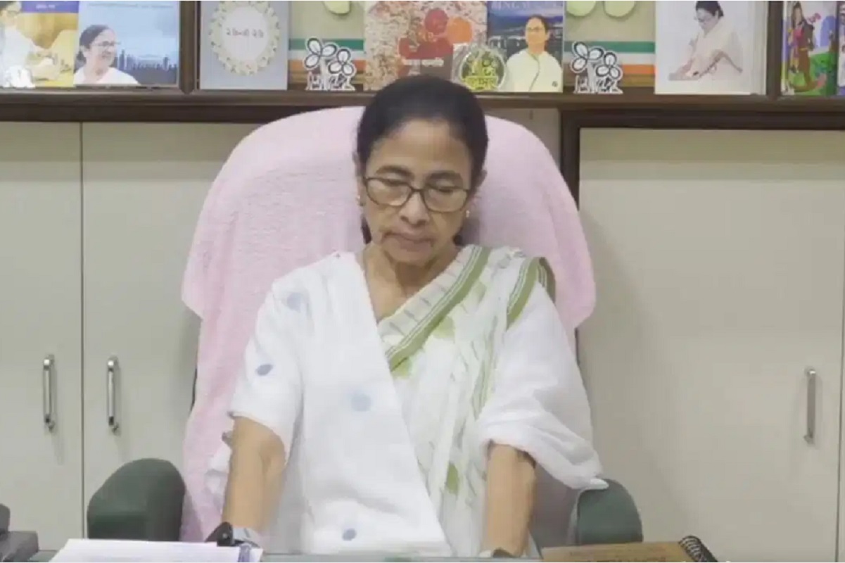 ममता बनर्जी के खिलाफ एफआईआर दर्ज, राष्ट्रविरोधी टिप्पणी करने का आरोप