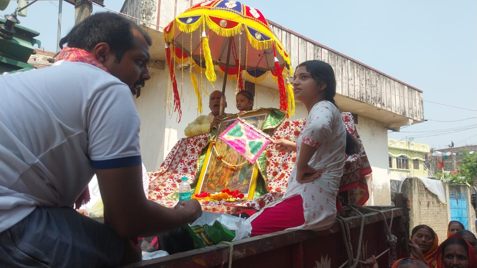 एक वर्ष तक चले सीताराम नाम जप यज्ञ की पूर्णाहुति पर सोमवार को निकली भव्य शोभायात्रा