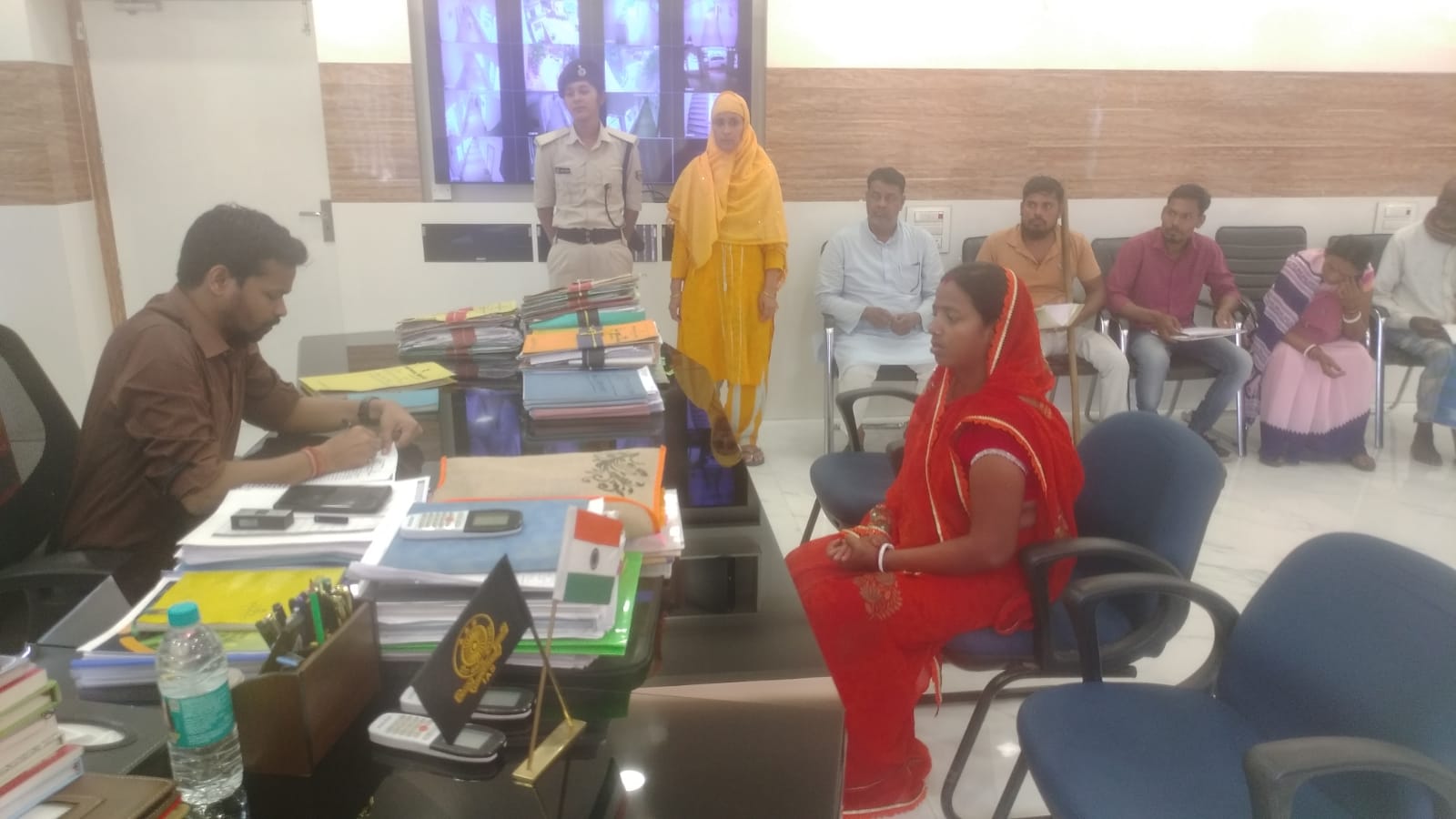 जनता के सामान्य का त्वरित व प्रभावी समाधान करें सुनिश्चित :डीएम