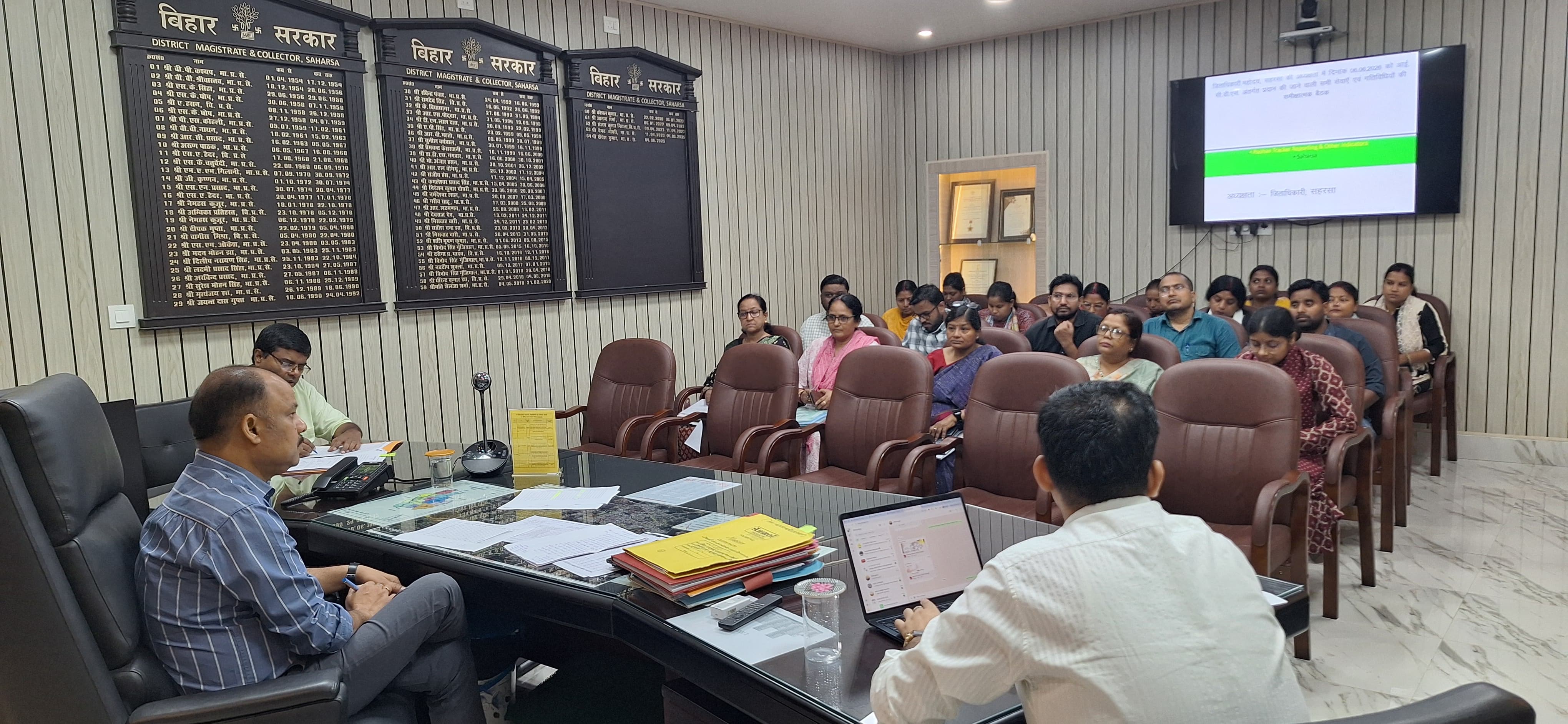 आइसीडीएस योजनाओं की समीक्षा में डीएम सख्त, लापरवाही पर कार्रवाई की चेतावनी