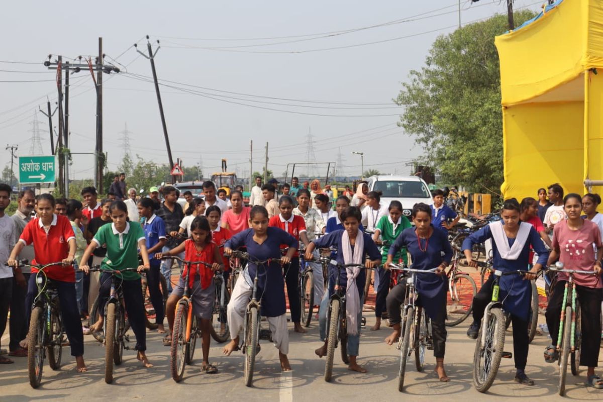 विश्व साइकिल दिवस : लखीसराय की 125 बेटियों ने सड़कों पर दिखाया दम