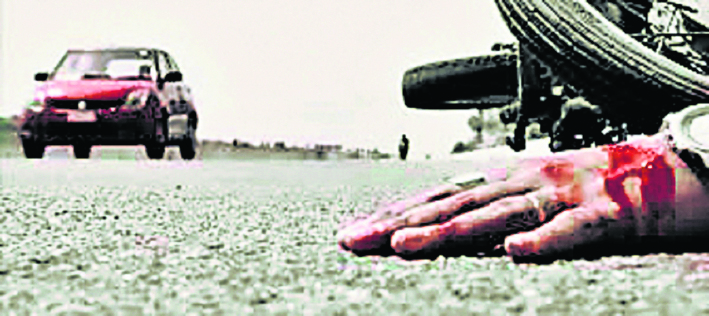 स्कॉर्पियो की टक्कर से ऑटो सवार युवक की मौत, चालक गंभीर