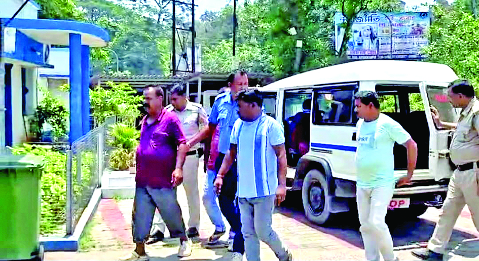 16-17 वर्षों से चला रहे थे अवैध पत्थर खदान, चार लोग अरेस्ट, भेजे गये हवालात