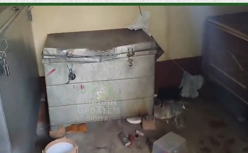 Giridih News :पड़ोसी पर लगाया घर से 25 लाख के जेवरात चोरी का आरोप