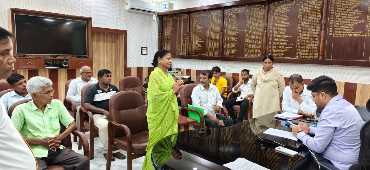 जन सुनवाई में डीएम ने की भूमि अतिक्रमण व दाखिल-खारिज के 14 मामलों की सुनवाई
