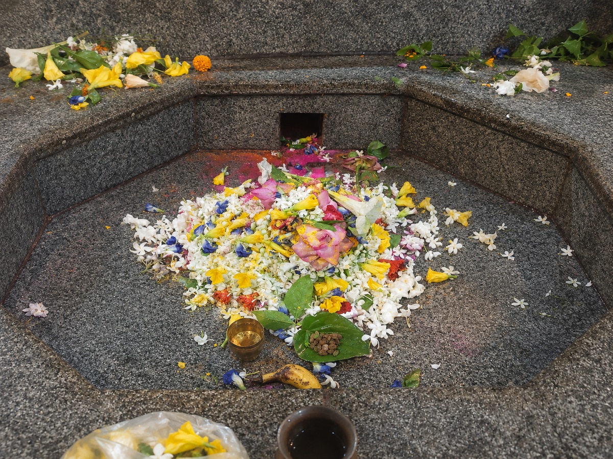 गंगा जल व पंचामृत से हुआ बाबा बूढ़ानाथ का अभिषेक, दर्शन को पहुंचे श्रद्धालु