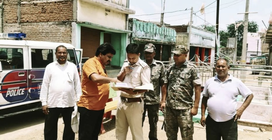 Giridih News :सीओ व थाना प्रभारी ने किया रूट का सत्यापन
