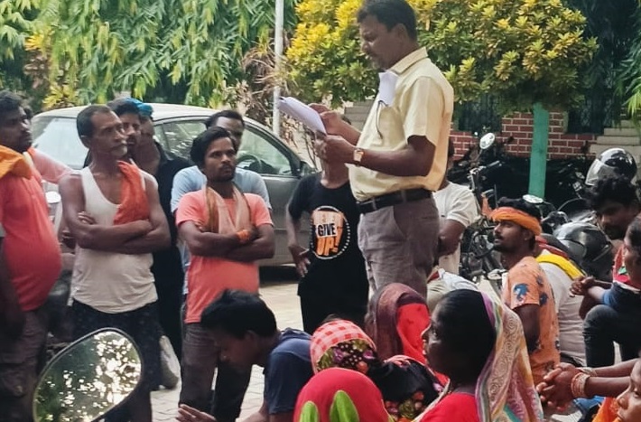 मांगें नहीं मानी गयी तो अनिश्चितकालीन हड़ताल पर जायेंगे सफाईकर्मी, नगर निगम को चेतावनी
