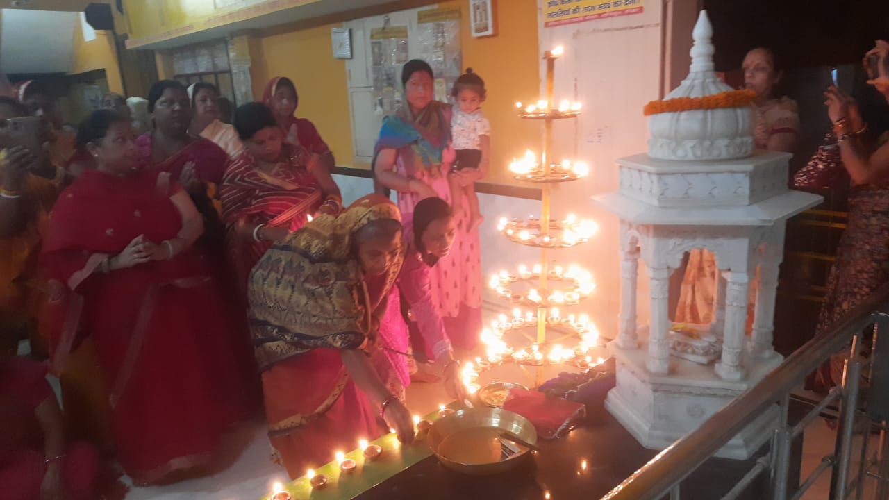 रोसड़ा गायत्री शक्ति पीठ में गूंजे महामंत्र, श्रद्धा के साथ मनाई गई जयंती