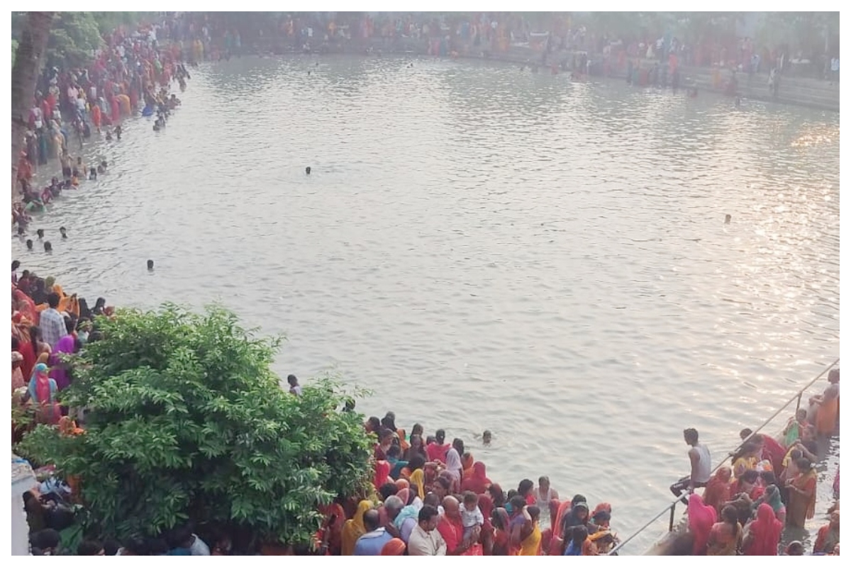 Gautam Kund: मलमास के बाद भी उमड़ रही श्रद्धालुओं की भीड़, जानिए पाताल गंगा का धार्मिक महत्व
