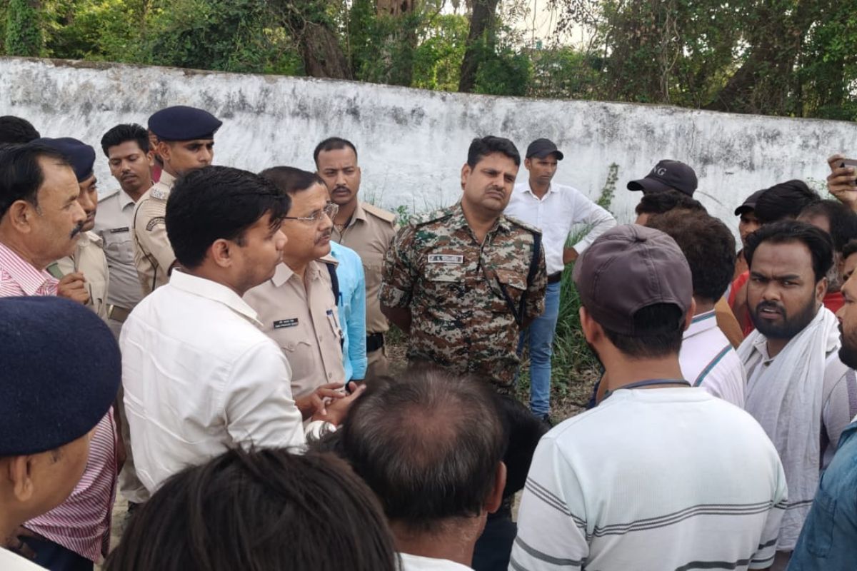 गयाजी में भारतमाला सड़क पर बवाल: कब्रिस्तान बचाने के लिए अड़े ग्रामीण, प्रशासन ने बैठक कर निकाला समाधान