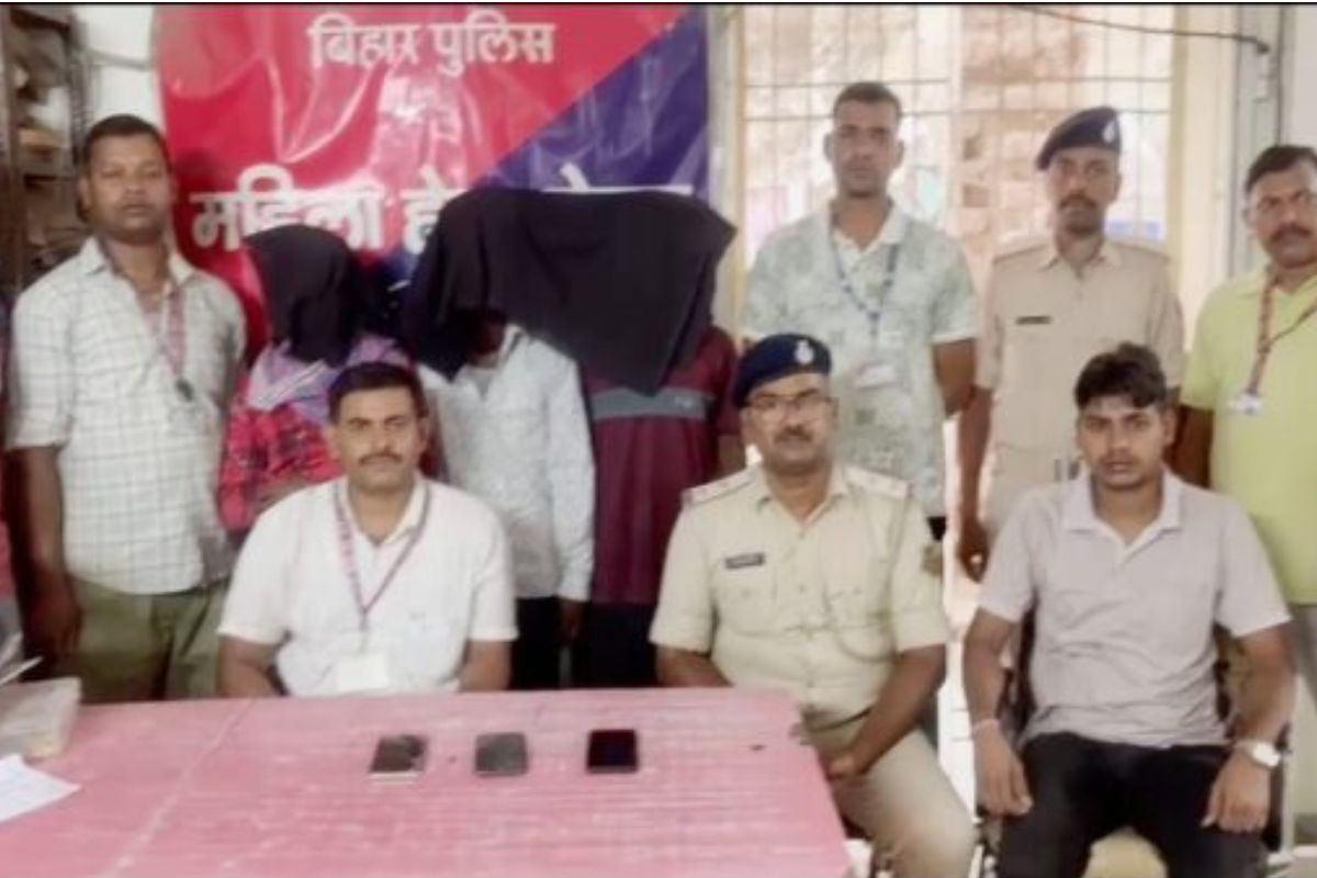 गया जंक्शन पर RPF-GRP की बड़ी कार्रवाई, 50 हजार के चोरी के मोबाइल के साथ 2 गिरफ्तार