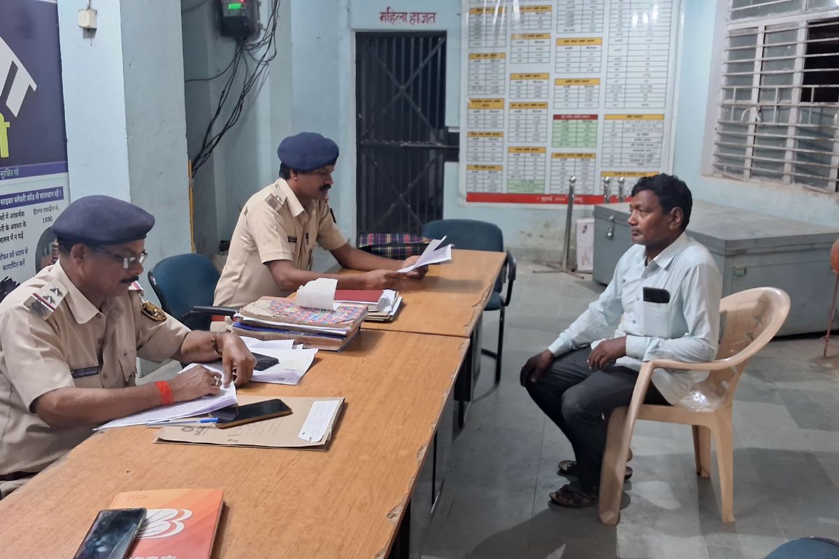 कैमूर: बरामदे में सो रहे परिवार को भनक तक नहीं लगी, चोरों ने किया लाखों का सामान पार