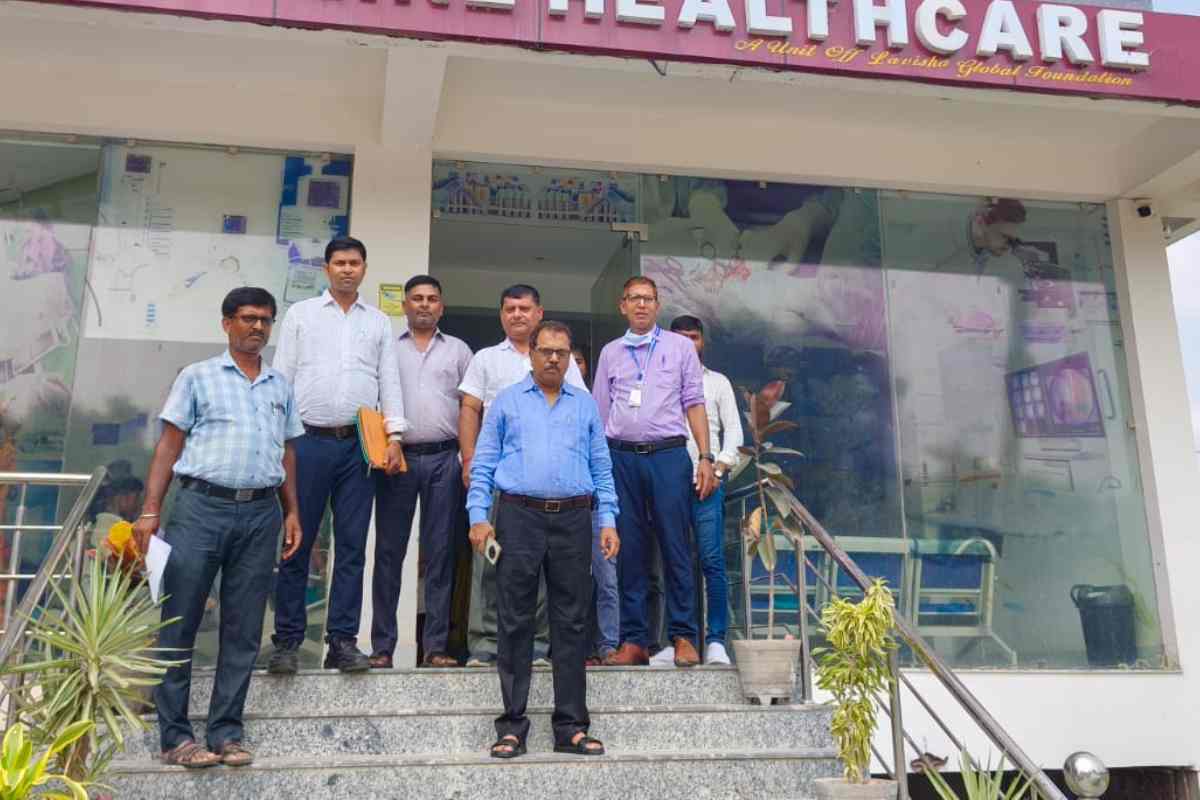 अवैध नर्सिंग होम और लैब पर बड़ा एक्शन, एसीएमओ की छापेमारी से मचा हड़कंप