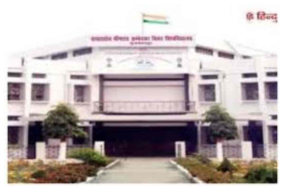 बीआरएबीयू में एलुमनी मीट, 44 साल बाद मिला 1980-82 बैच, अमेरिका-ऑस्ट्रेलिया से पहुंचे एलुमनी