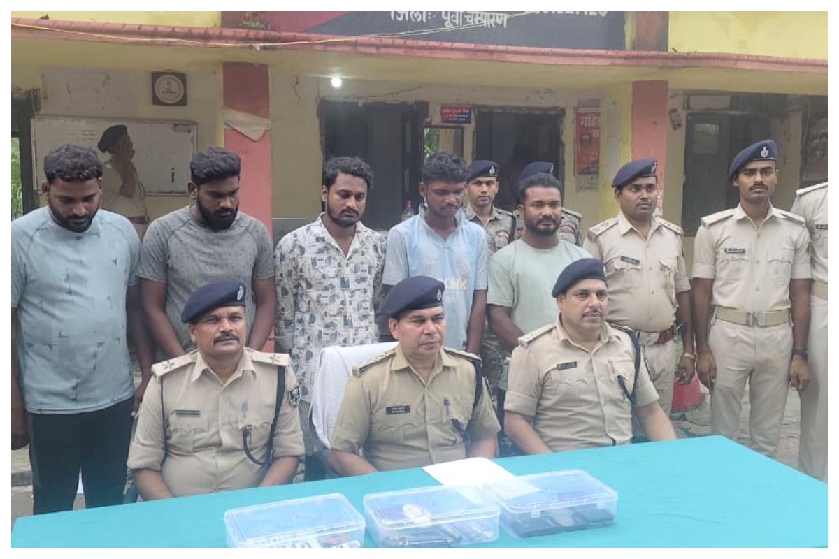 मोतिहारी: हथियार और चोरी की बाइक के साथ ओडिशा के पांच शातिर अपराधी गिरफ्तार