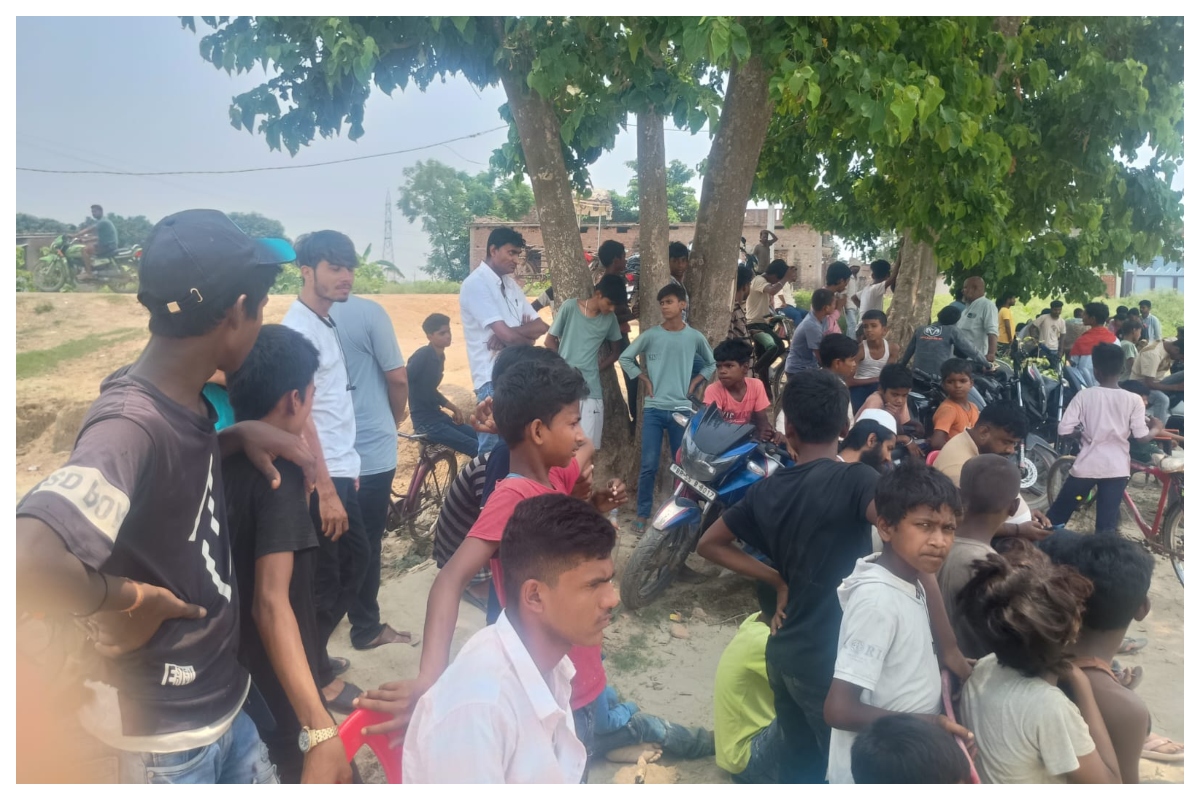 Sheohar News: शिवहर के पिपराही में भीषण गर्मी के बीच 24 घंटे से बिजली गुल, पानी को तरसे लोग