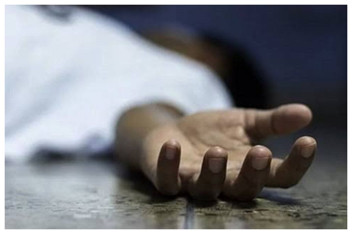 मुजफ्फरपुर: मोबाइल पर बात करते-करते कमरे में झूला सोफा मिस्त्री,फंदे से लटक कर दी जान