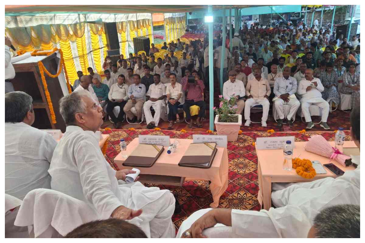 समस्तीपुर: मोरवा में खेती बचाओ अभियान, किसानों से रासायनिक खाद कम करने की अपील
