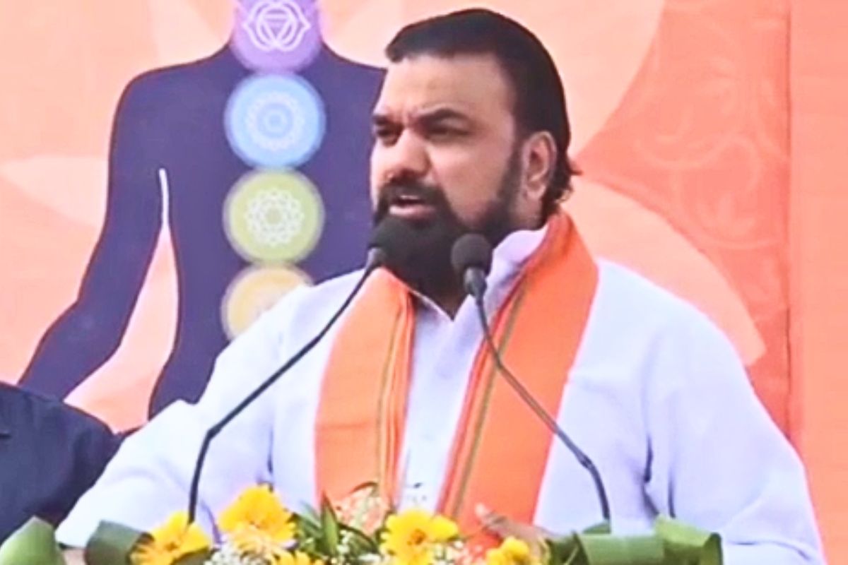 बिहार के स्कूलों के सिलेबस में शामिल हो सकता है योग, CM सम्राट चौधरी ने दिया संकेत, बच्चों को बचपन से मिलेगी शिक्षा