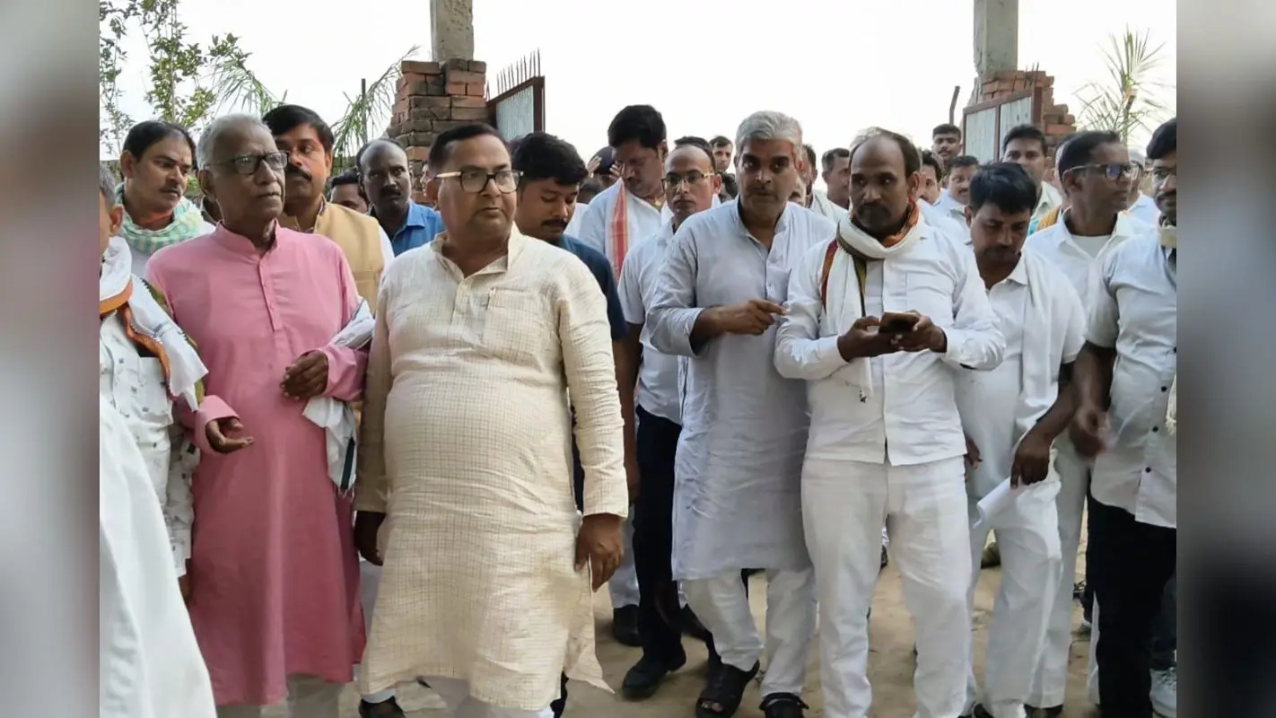 बक्सर में मंत्री भगवान कुशवाहा का दौरा, स्वागत के बीच गूंजा रोजगार का मुद्दा