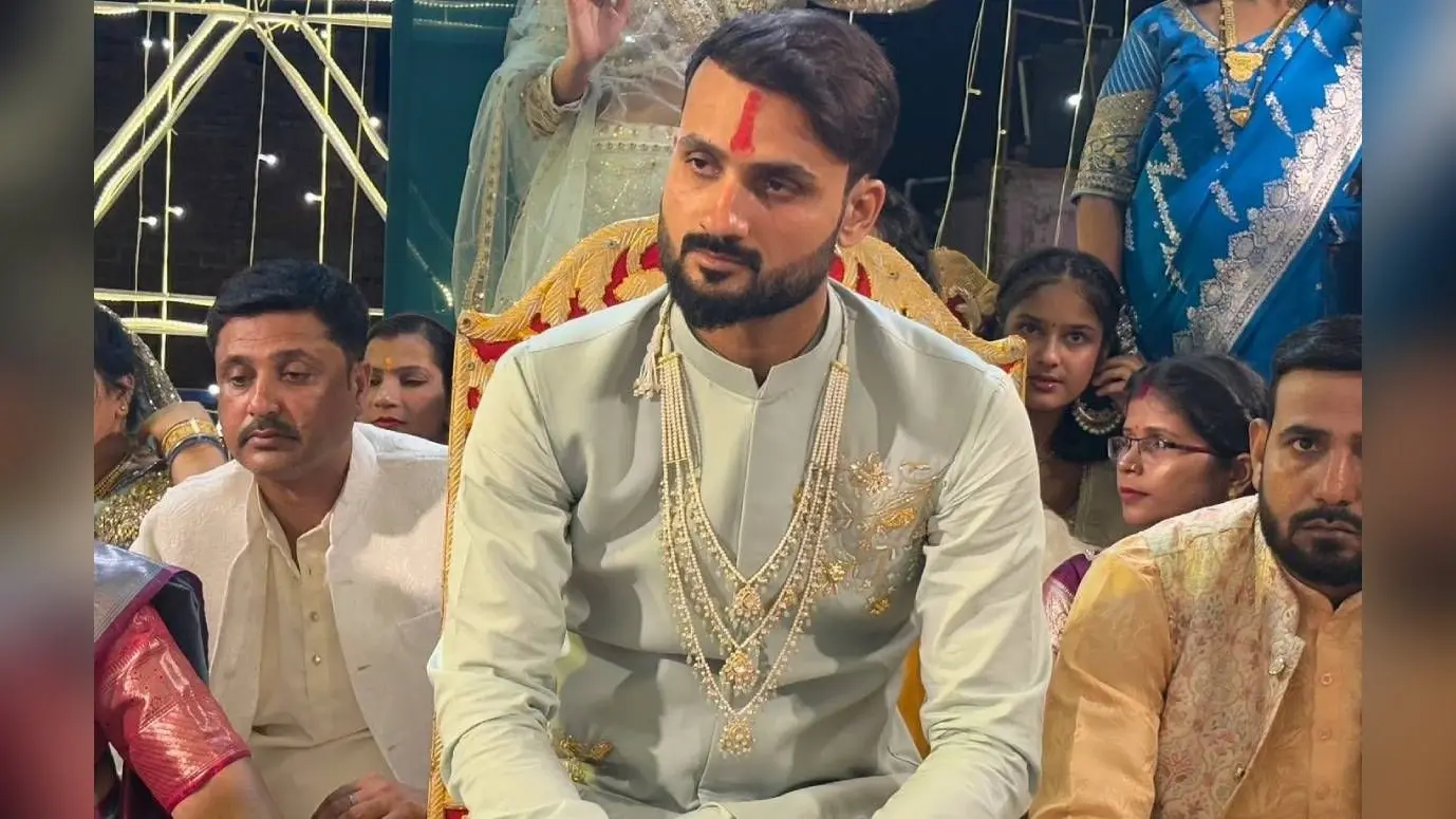 ‘हाथ जोड़कर निवेदन है, अपने-अपने घर चले जाइए’, तिलक समारोह में लोगों से क्यों गुहार लगाने लगे आकाश दीप?