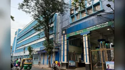 बंगाल के बर्नपुर में चला बुलडोजर, 63 वर्ष पुराने ख्याली क्लब को किया जा रहा ध्वस्त