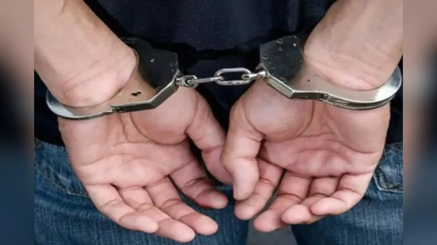 NH-922 पर हथियार तस्करी का भंडाफोड़: बक्सर पुलिस ने पिस्टल के साथ 3 किशोर को किया गिरफ्तार, सप्लायर भी चढ़ा हत्थे