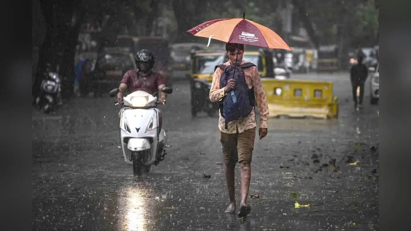 आज भारी बारिश और तेज हवा का अलर्ट, 60 KM/H तक चल सकती है हवा