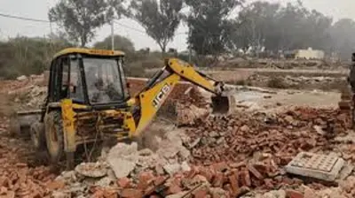 तृणमूल नेता विनोद नोनिया के दफ्तर पर चला बुलडोजर, ईसीएल ने की कार्रवाई