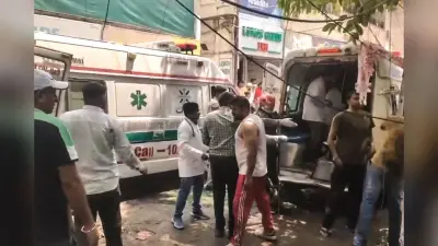 दिल्ली के मालवीय नगर आग हादसे में 21 लोगों की मौत, प्रियंका गांधी ने जताया दुख, कांग्रेस ने की मुआवजे की मांग; एलजी ने दिए जांच के आदेश